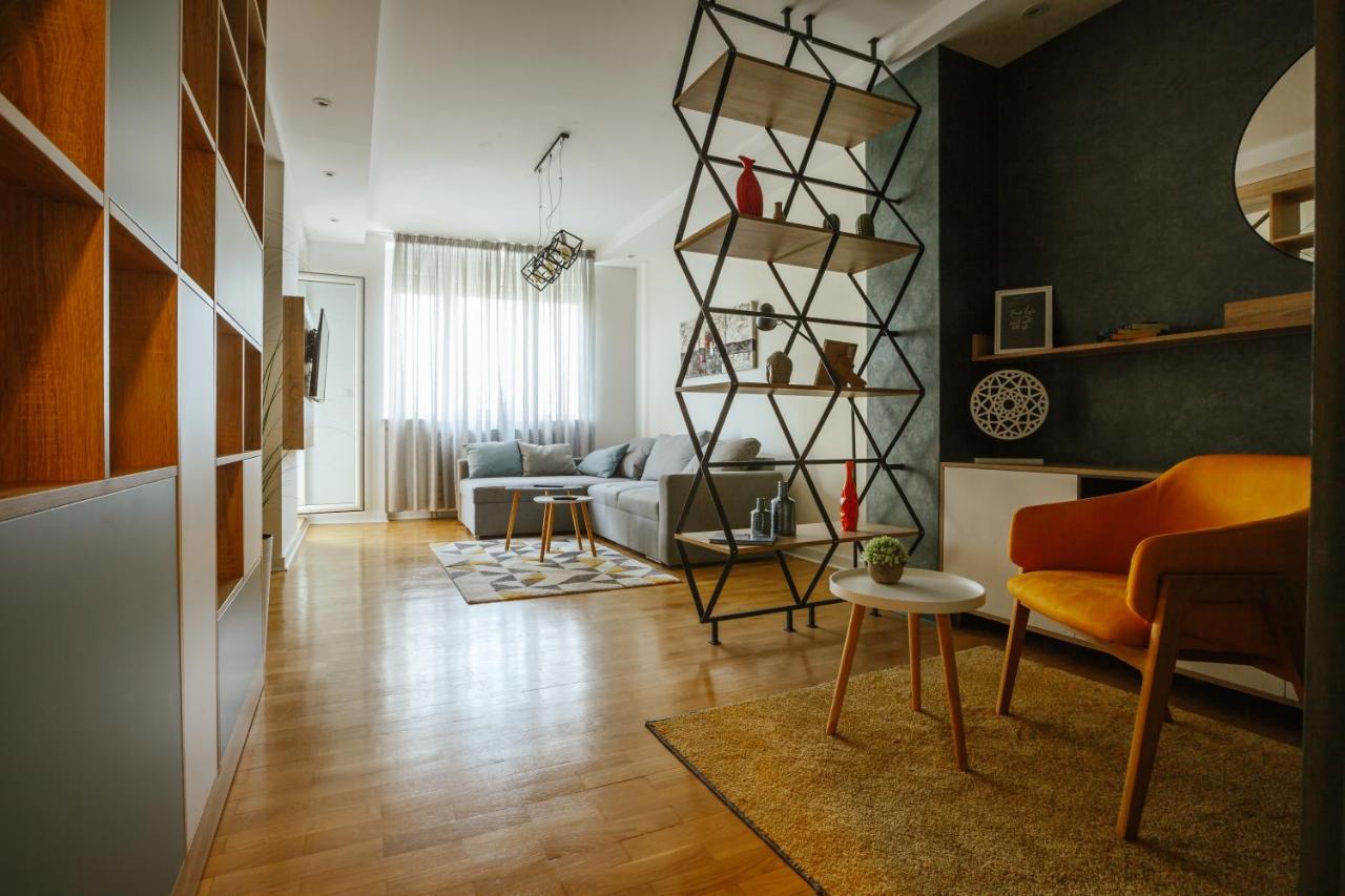 Duplex *
